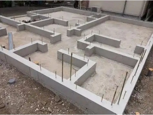 铺设土工合成材料